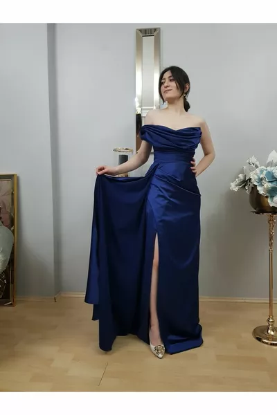 Женское темно-синее атласное вечернее платье без бретелек