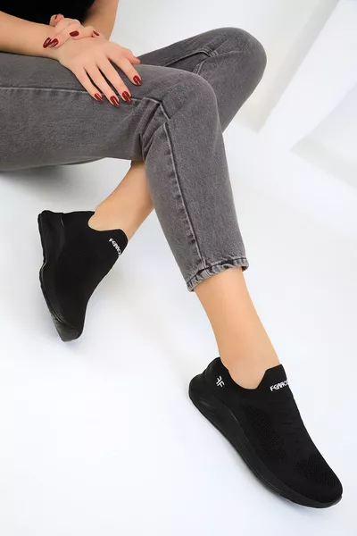 حذاء نسائي رياضي أسود 