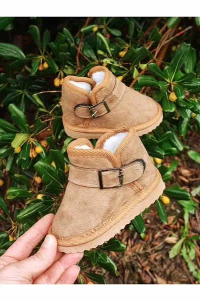 نموذج حذاء شتوي للأطفال للجنسين