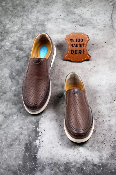 حذاء رجالي يومي بني خفيف مريح للغاية من الجلد الطبيعي مع جيل