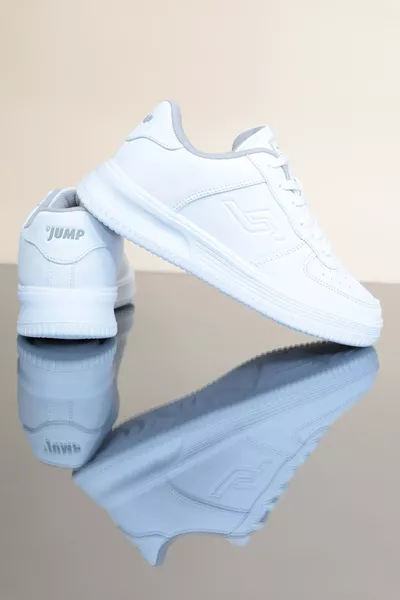 حذاء رياضي يومي  باللون الأبيض