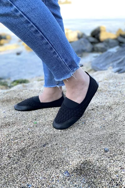 Unisex Thick-Soled Orthopedic Multi-Purpose Water Shoes Pool Beach Garden Home Slippers