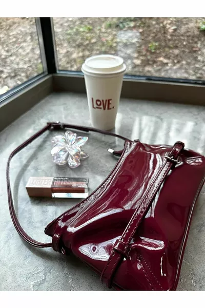 Retro Bordeaux Tas van Lakleer met Riemdetail