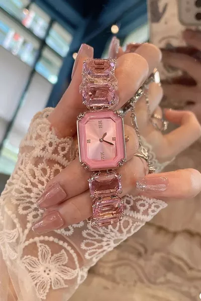 Full Stone Pattern New Model Women's Wristwatch