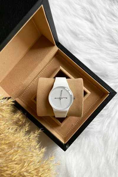 ساعة يد يونيسكس بأساور سيليكون بيضاء للرجال والنساء