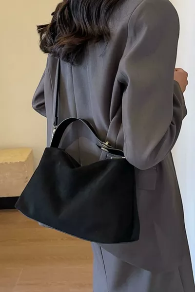 حقيبة يد وكتف من جلد السويد المستورد باللون الأسود