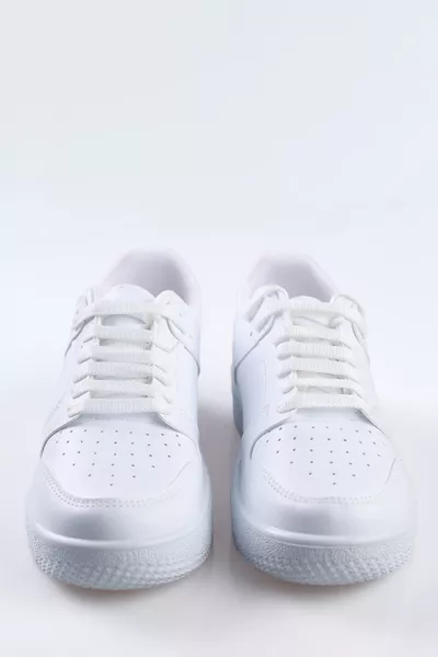 حذاء رياضي أبيض 