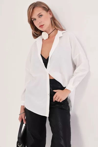 قميص نسائي فضفاض طويل أساسي باللون البيج 