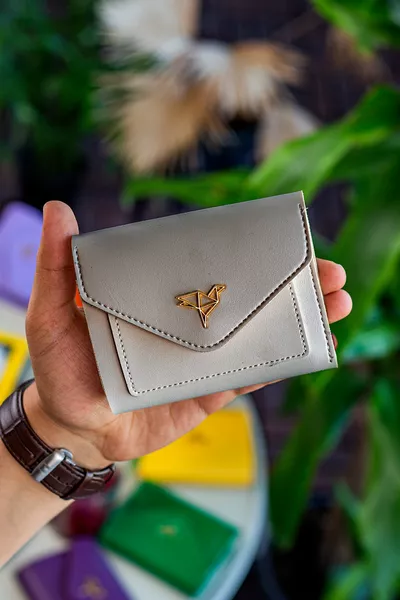 Vegan Deri Bozuk Para Gözlü Bol Kartlıklı Mini Bej Cüzdanı