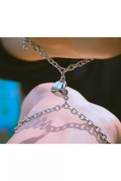 سوار الحبيبين المغناطيسي على شكل قلب (زوج واحد)