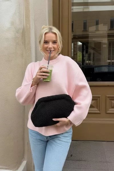 Женская сумка-клатч из черного плюша Teddy