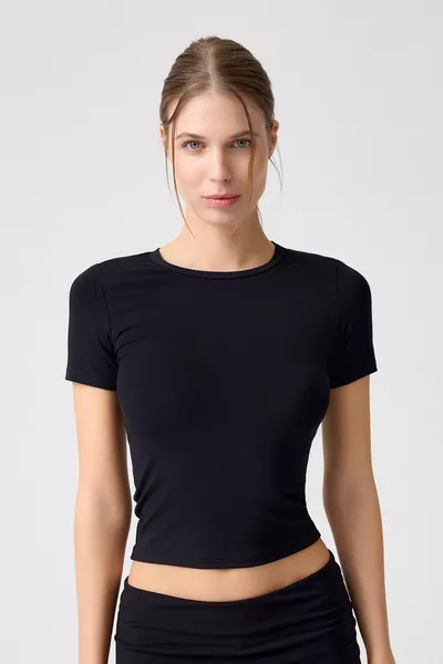 x Melodi Black Body-Fitting T-Shirt Short Fitted