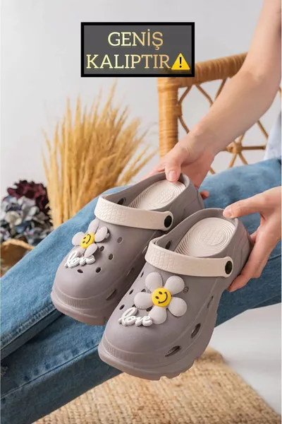 صندل مريح للمستشفى والكعب العالي للممرضة