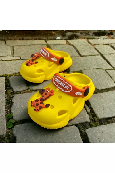 ZURAFA DESENLİ ÇOCUK CROSS TERLİK