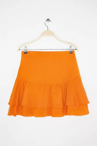 تنورة برتقالية نسائية