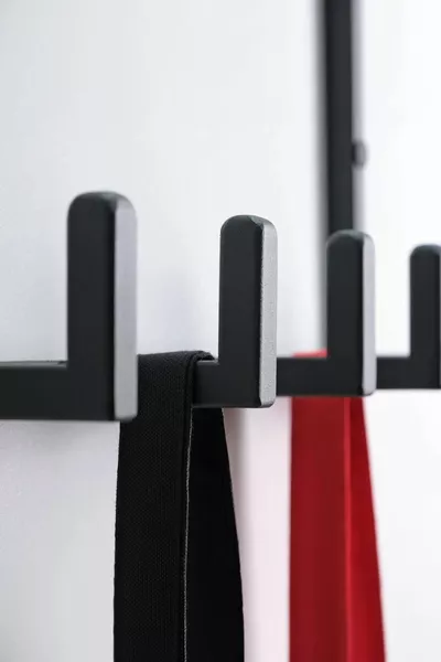 علاقة حائط حديدية زخرفية - شماعة معدنية - شماعة ملابس