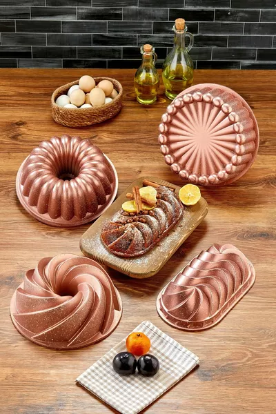 Комплект за кекс с 4 форми Mega - Здрав и незалепващ - Розов