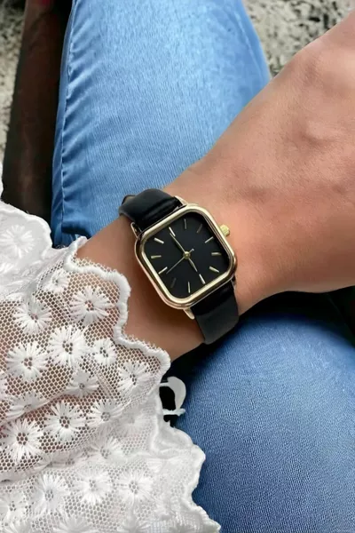 ساعة معصم مربعة بحزام جلدي عتيق