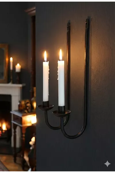 Прост черен метален свещник за стена, комплект от два декоративни свещника