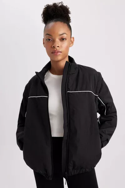 معطف DeFactoFit مقاوم للماء والرياح، بياقة عالية، أكمام قابلة للإزالة، بتفاصيل جيوب ومبطن S