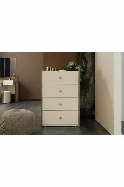 لينا شماعة الملابس