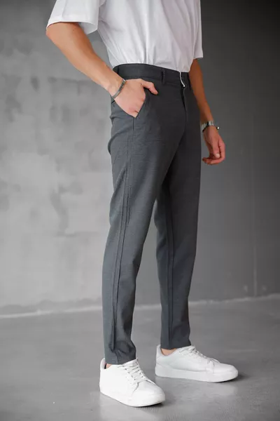 بنطال رجالي من الكتان بقصة ضيقة باللون الفحم