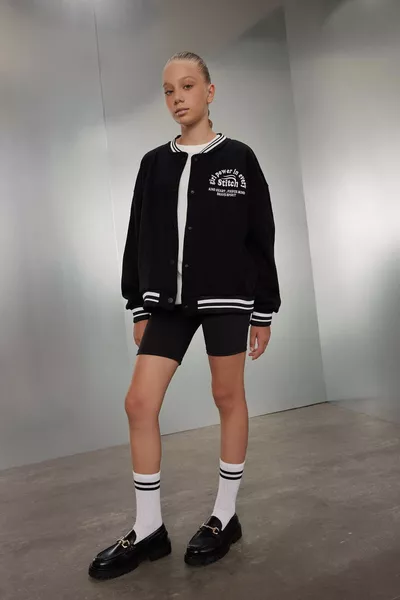 Детский кардиган-бомбер для девочек с воротником-поло, пуговицами, карманами, легкий, сезонный, мягкий внутри, артикул 