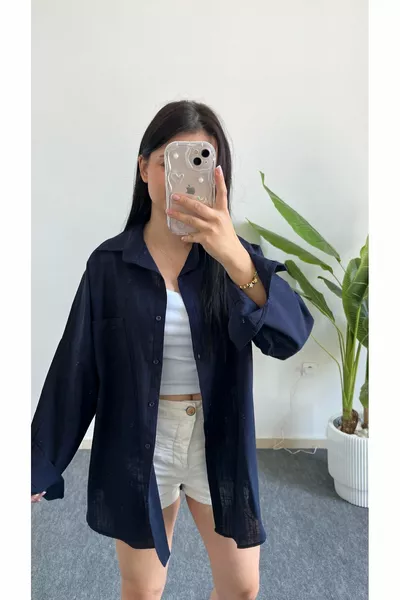 قميص نسائي فخم بلون أزرق داكن، كتف منخفض، واسع الحجم، من الكتان مع تفاصيل جيب - OKUL