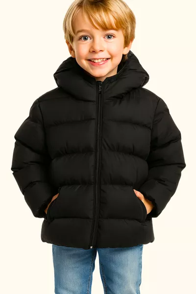 معطف شتوي للفتيان مع واقٍ من الرياح مقاوم للماء، بغطاء رأس مبطن بالفرو وأسفل مبطن بالقطب الصناعي باللون الأسود