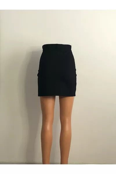 تنورة بتفاصيل أزرار