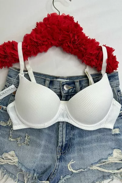 Основен сутиен с банели и подплънки в екрю с десен