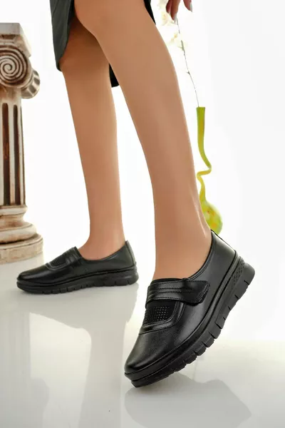 Ортопедические черные туфли на мягком каблуке