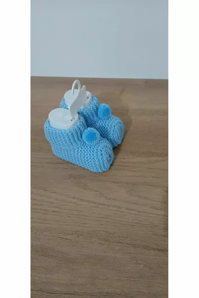 Трикотажные детские пинетки с помпоном