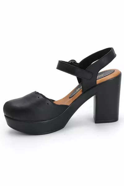 Sandales en cuir noir pour femme